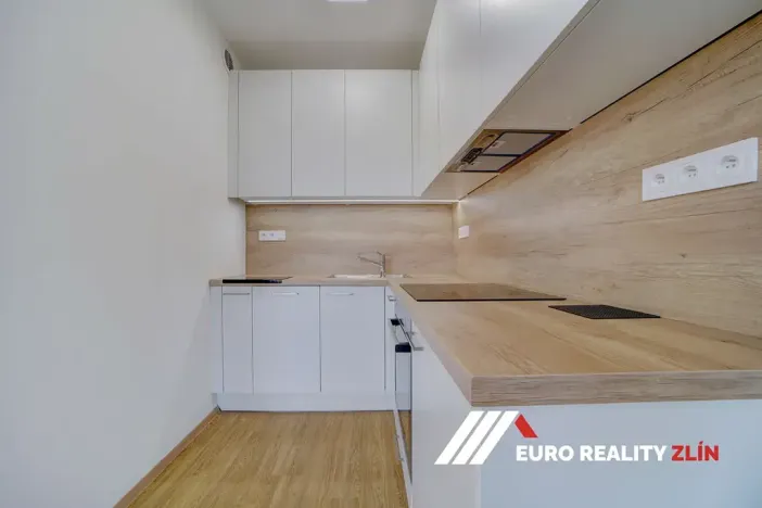 Pronájem bytu 1+kk, Přerov, Čechova, 28 m2
