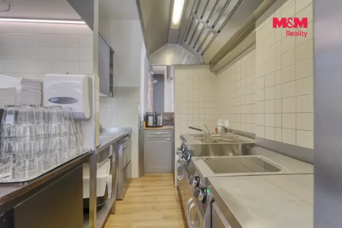 Pronájem obchodního prostoru, Mariánské Lázně, Ruská, 108 m2