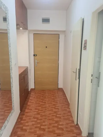 Pronájem bytu 2+1, Praha - Prosek, Okřínecká, 52 m2