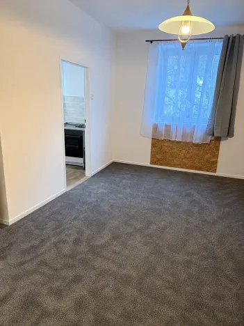Pronájem bytu 1+1, Karlovy Vary, Moskevská, 40 m2
