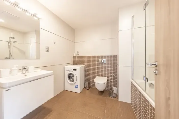 Pronájem bytu 2+kk, Praha - Holešovice, V háji, 55 m2