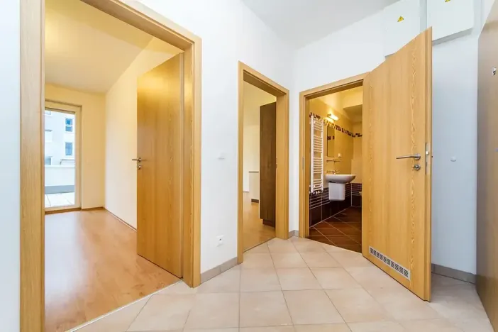 Pronájem bytu 2+kk, Praha - Kyje, Sicherova, 50 m2