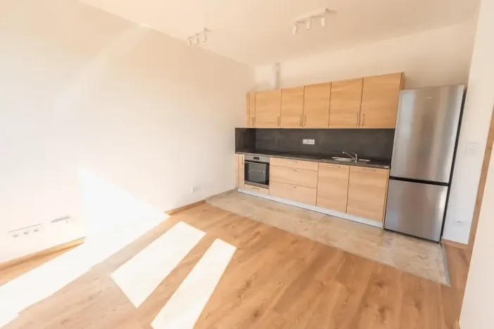 Pronájem bytu 1+kk, Praha - Hlubočepy, Fabiánové, 31 m2