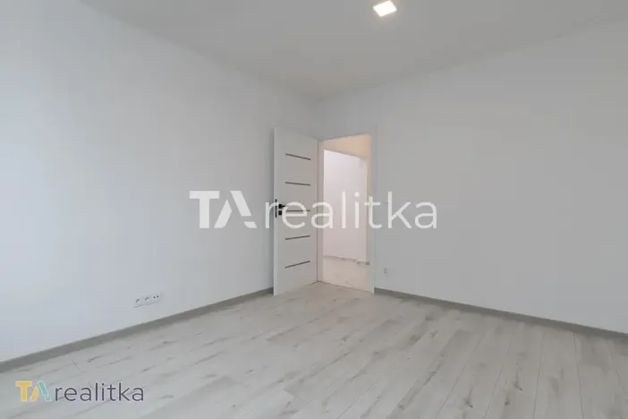 Prodej bytu 2+1, Karviná, Bratr. Veverkových, 56 m2