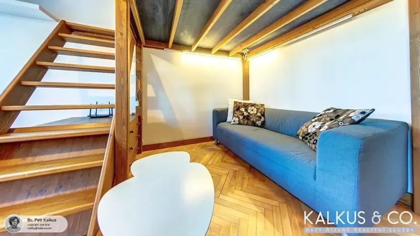 Pronájem bytu 1+kk, Hradec Králové, Smetanovo nábřeží, 27 m2