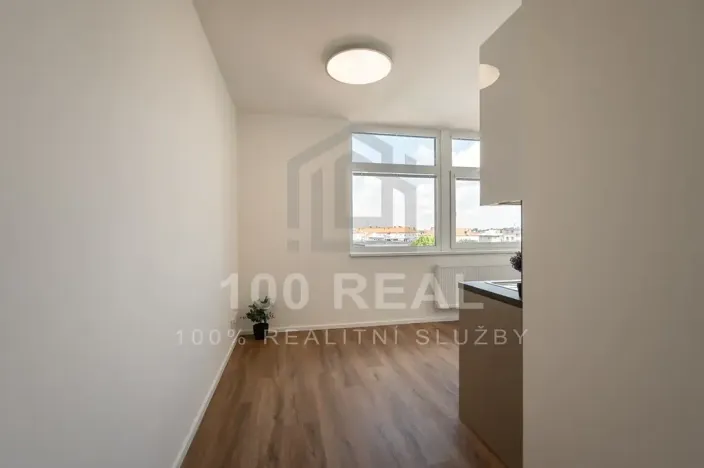 Pronájem bytu 1+kk, Pardubice, třída Míru, 27 m2