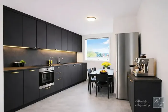 Prodej bytu 4+1, Praha - Čimice, Strážnická, 103 m2