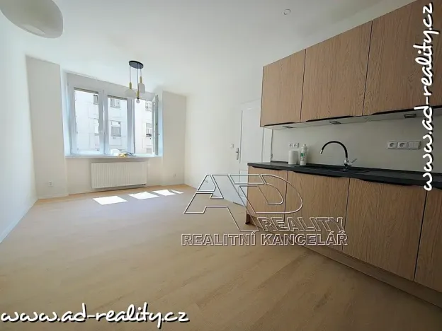 Pronájem bytu 2+kk, Praha - Vršovice, Oblouková, 41 m2