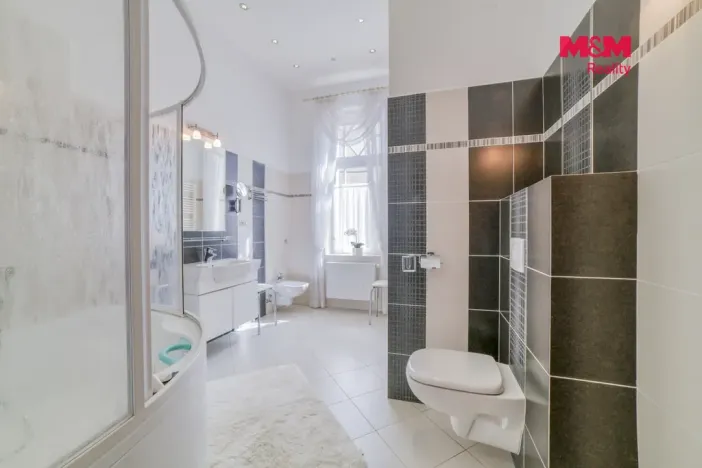 Prodej bytu 3+1, Mariánské Lázně - Úšovice, Anglická, 95 m2