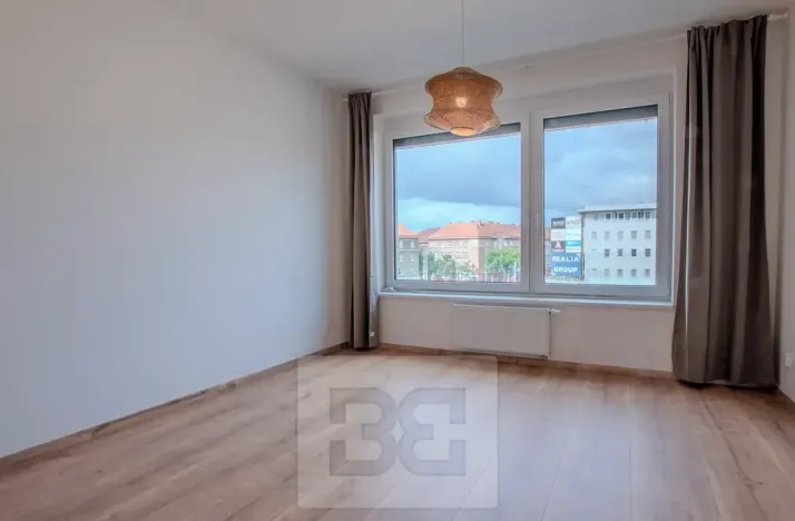 Pronájem bytu 1+kk, Praha - Vysočany, Střídavá, 36 m2