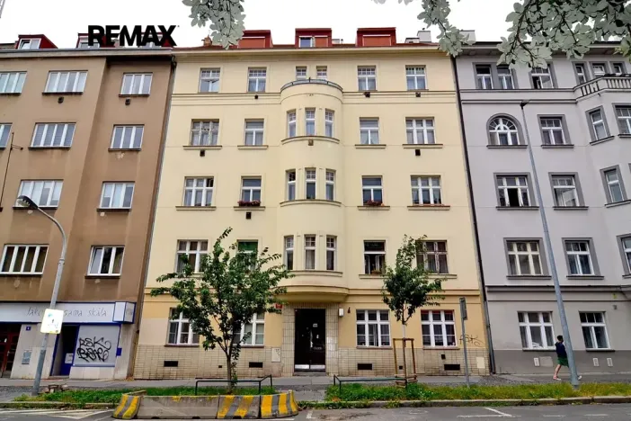 Pronájem bytu 2+kk, Praha - Podolí, Na dolinách, 43 m2