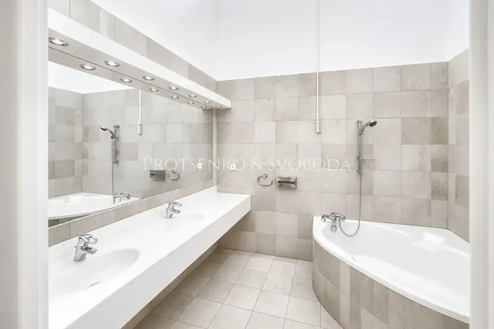 Prodej ordinace, Křižanov, Benešovo náměstí, 530 m2