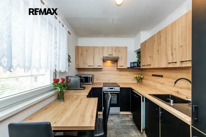 Prodej bytu 3+1, Červený Újezd, U Okálu, 62 m2