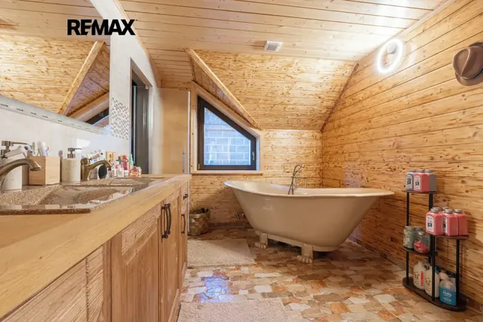Prodej vily, Králův Dvůr, Pod Lesem, 296 m2