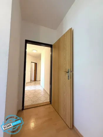 Pronájem bytu 2+1, Krnov, 60 m2
