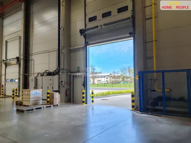 Pronájem skladu, Ostrov, 4400 m2