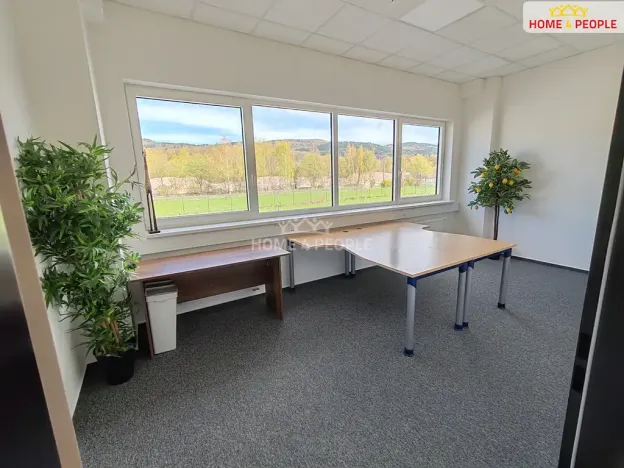 Pronájem skladu, Ostrov, 4400 m2
