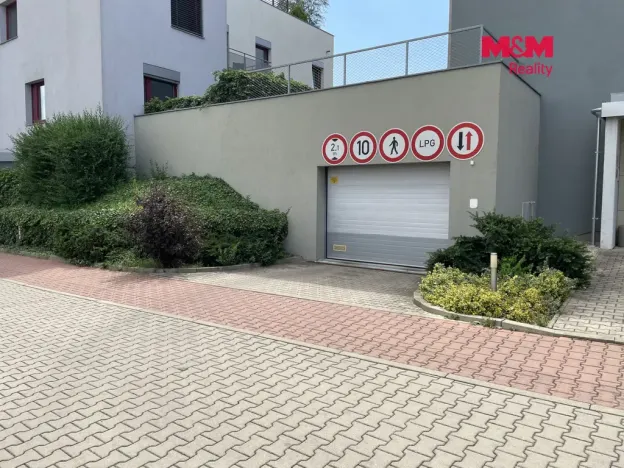 Pronájem bytu 2+kk, Praha - Uhříněves, V bytovkách, 54 m2