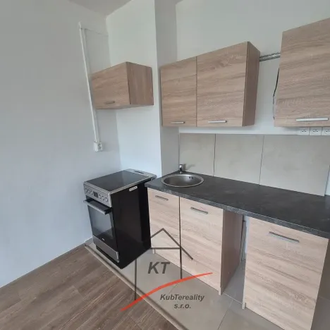 Pronájem bytu 1+kk, Děčín, Žerotínova, 35 m2