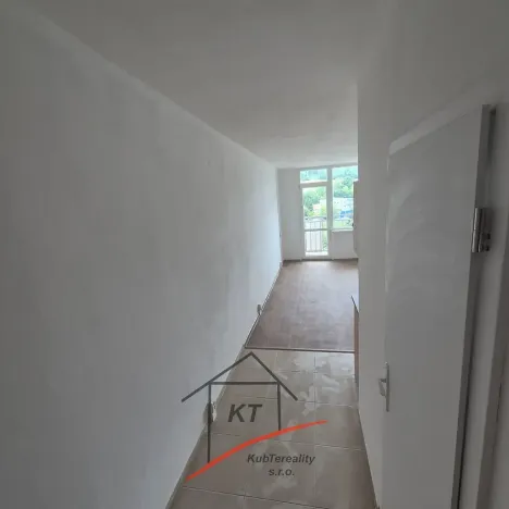 Pronájem bytu 1+kk, Děčín, Žerotínova, 35 m2