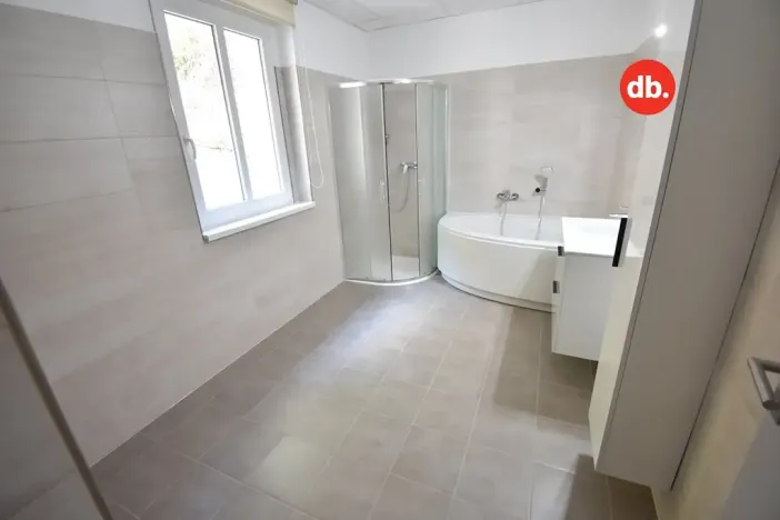 Pronájem bytu 3+kk, Karlovy Vary, Táborská, 80 m2