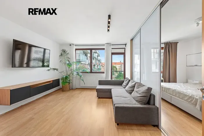 Prodej bytu 2+kk, Praha - Holešovice, Osadní, 54 m2