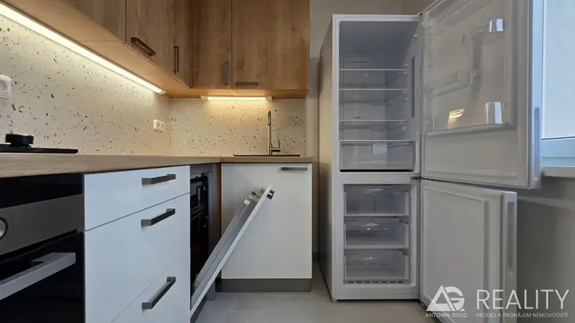 Pronájem bytu 2+1, Praha - Malešice, Chotutická, 54 m2