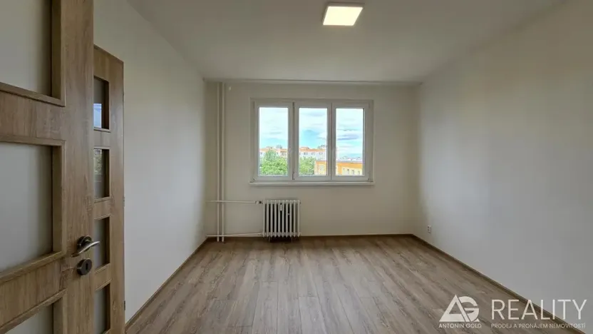 Pronájem bytu 2+1, Praha - Malešice, Chotutická, 54 m2