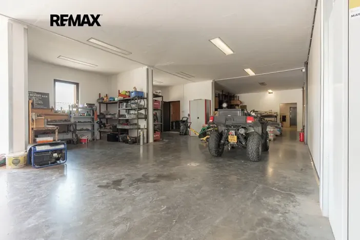 Prodej vily, Králův Dvůr, Pod Lesem, 708 m2