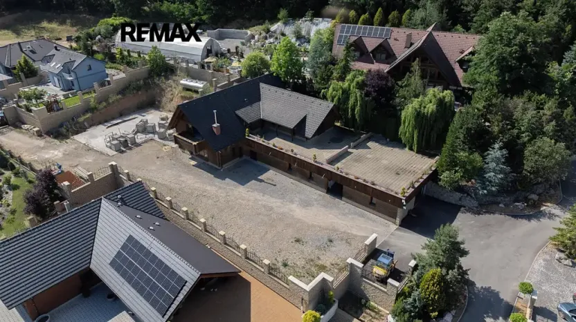 Prodej vily, Králův Dvůr, Pod Lesem, 708 m2