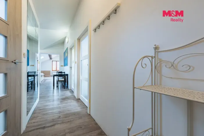Prodej bytu 3+kk, Rožďalovice, Náměstí, 68 m2