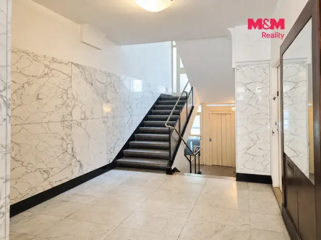 Pronájem bytu 2+kk, Praha - Bubeneč, Eliášova, 59 m2