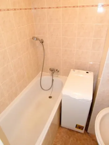 Pronájem bytu 3+1, Praha - Prosek, Zárybská, 67 m2