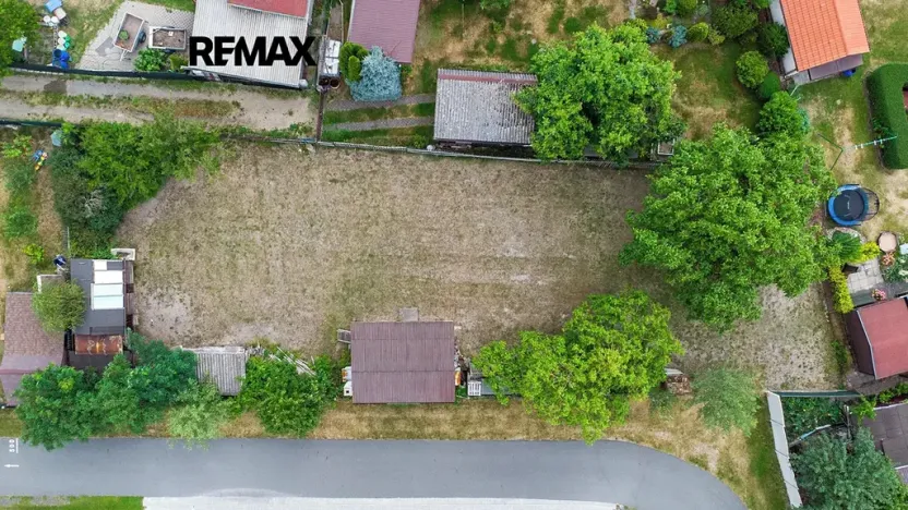 Prodej pozemku pro bydlení, Břasy, 678 m2