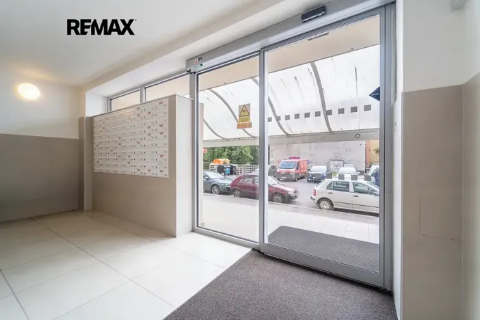 Pronájem bytu 2+kk, Praha - Háje, Mendelova, 49 m2