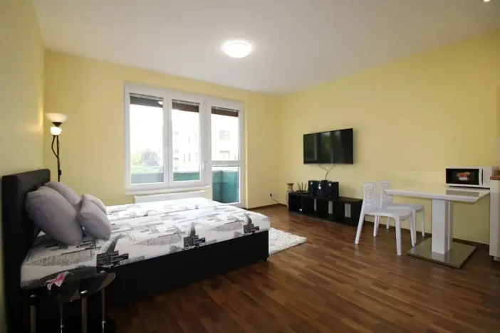 Pronájem bytu 1+kk, Praha - Čakovice, Bermanova, 36 m2
