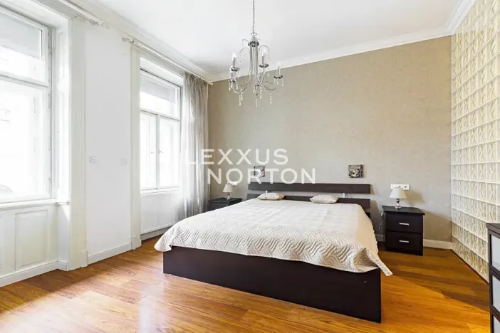 Pronájem bytu 4+1, Praha - Malá Strana, Zborovská, 154 m2