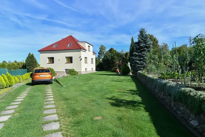 Prodej rodinného domu, Statenice, 202 m2