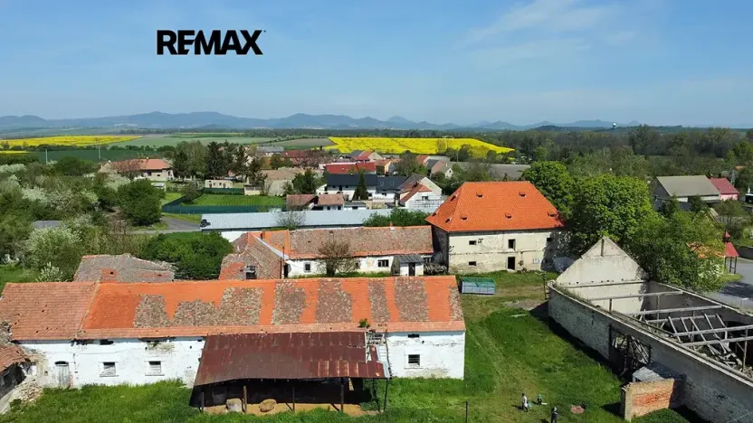 Prodej zemědělského objektu, Počedělice, 2500 m2