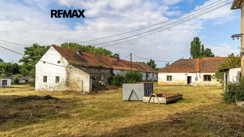 Prodej zemědělského objektu, Počedělice, 2500 m2