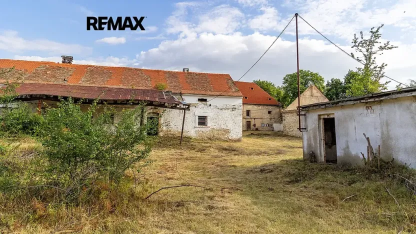 Prodej zemědělského objektu, Počedělice, 2500 m2