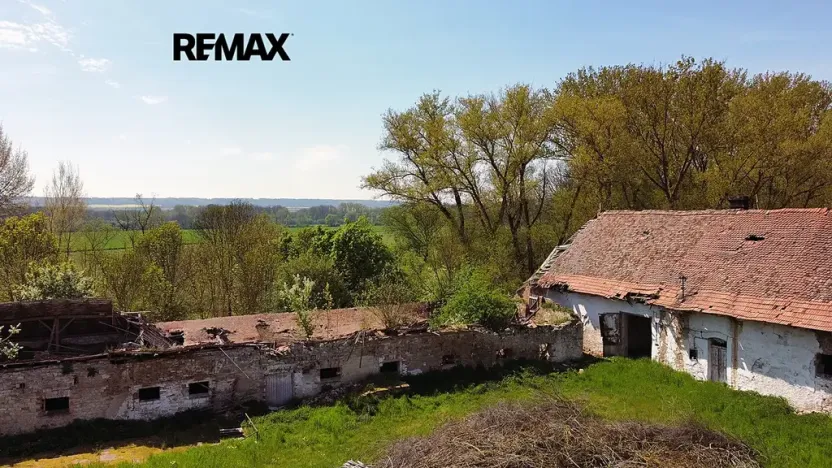 Prodej zemědělského objektu, Počedělice, 2500 m2