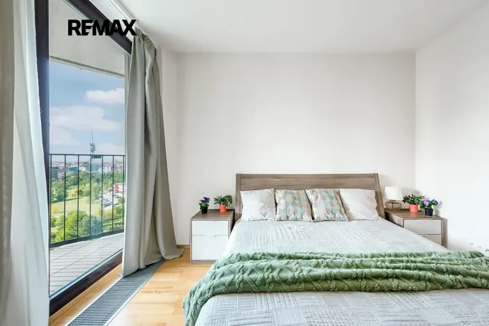 Pronájem bytu 2+kk, Praha - Žižkov, Ke kapslovně, 70 m2