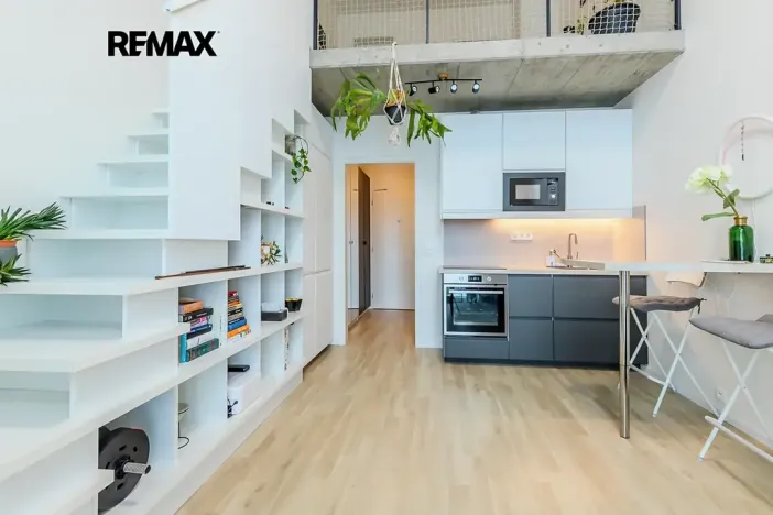 Prodej bytu 2+kk, Praha - Libeň, Novovysočanská, 45 m2