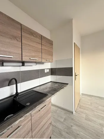 Pronájem bytu 1+1, Chomutov, 17. listopadu, 35 m2