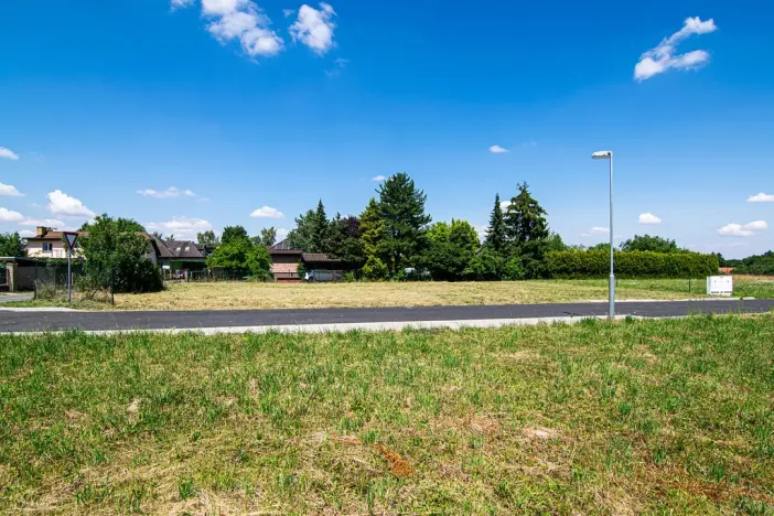 Prodej pozemku, Louňovice, Svojetická, 801 m2