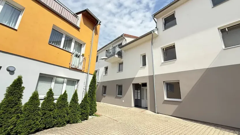 Prodej bytu 3+kk, Břežany II, 60 m2