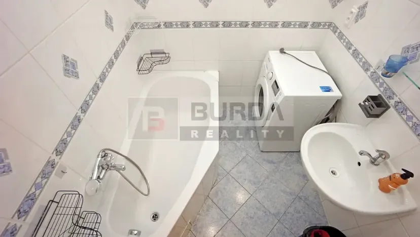 Pronájem bytu 2+kk, Praha - Troja, Hnězdenská, 36 m2