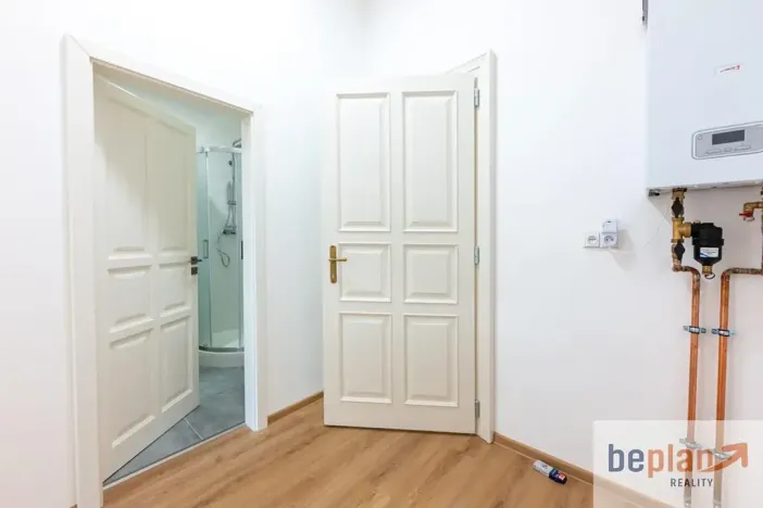 Pronájem bytu 2+kk, Lázně Bělohrad, Náměstí K. V. Raise, 62 m2