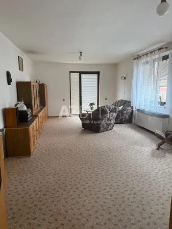 Prodej vícegeneračního domu, Záboří nad Labem, Příčná, 360 m2